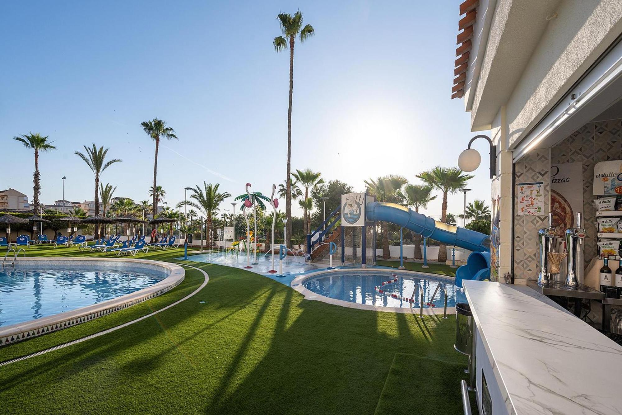 Hotel Playas De Torrevieja Bagian luar foto
